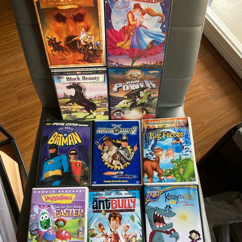 Lots of ten different dvd for kids